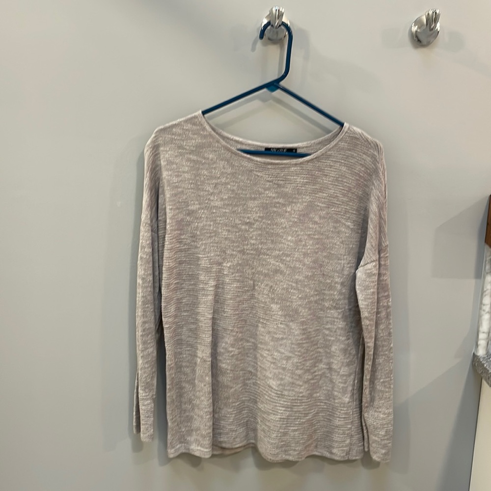 Light Weight Size Medium Gray/Light Beige. - image 1
